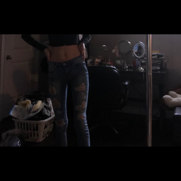 Ripped Jeans - Picture 3 of 5